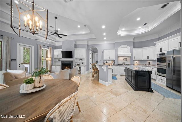 2401 Olde Oak Pointe, Ocean Springs, MS 39564