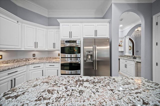 2401 Olde Oak Pointe, Ocean Springs, MS 39564