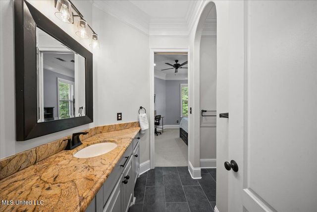 2401 Olde Oak Pointe, Ocean Springs, MS 39564