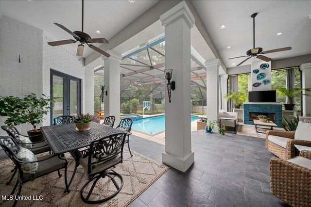 2401 Olde Oak Pointe, Ocean Springs, MS 39564