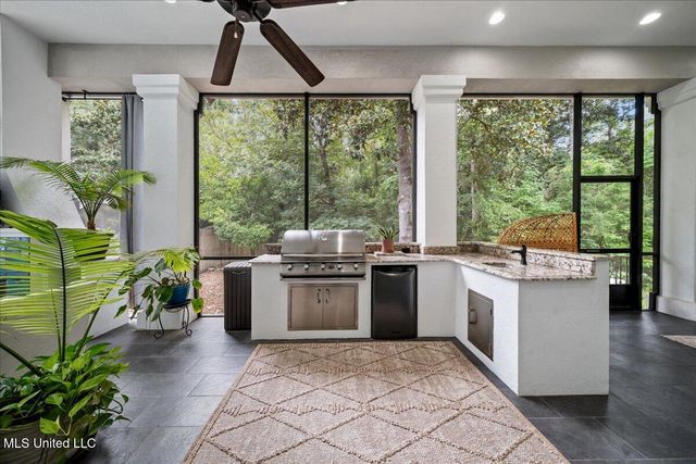 2401 Olde Oak Pointe, Ocean Springs, MS 39564
