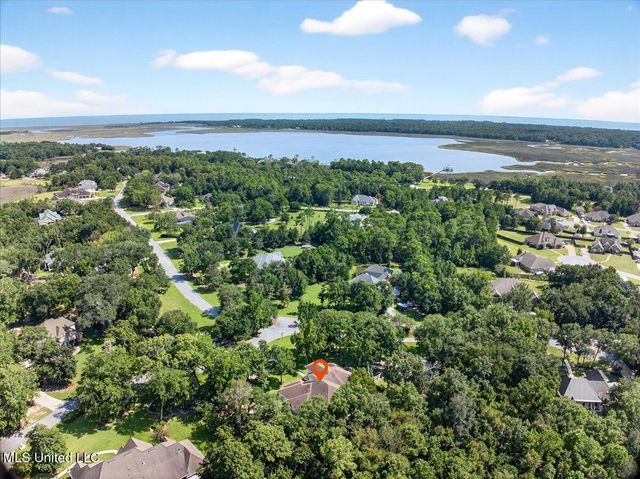 2401 Olde Oak Pointe, Ocean Springs, MS 39564