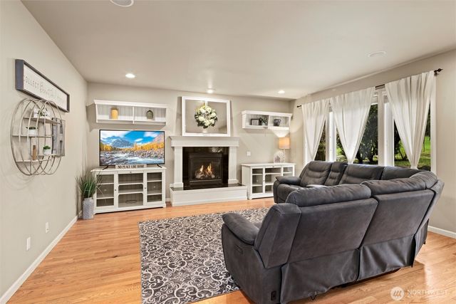 18505 Hawksview Drive, Arlington, WA 98223