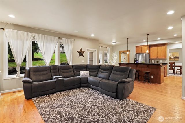 18505 Hawksview Drive, Arlington, WA 98223