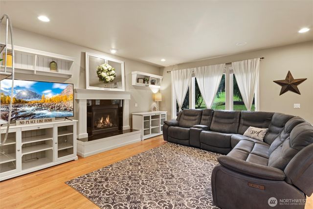 18505 Hawksview Drive, Arlington, WA 98223