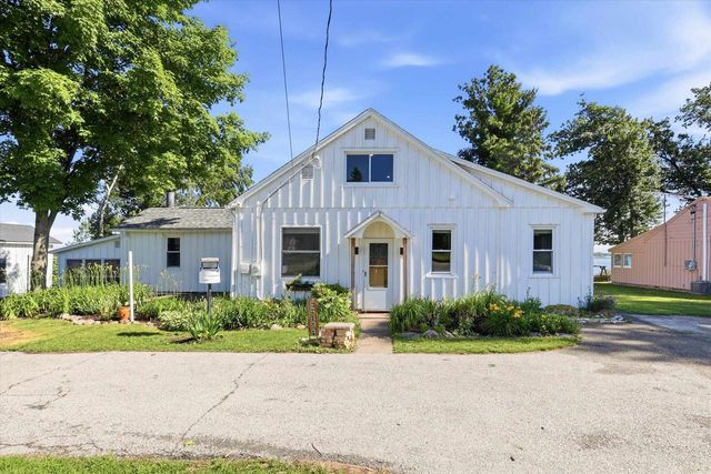 E5698 WAUKAUNAKA STREET, Weyauwega, WI 54983