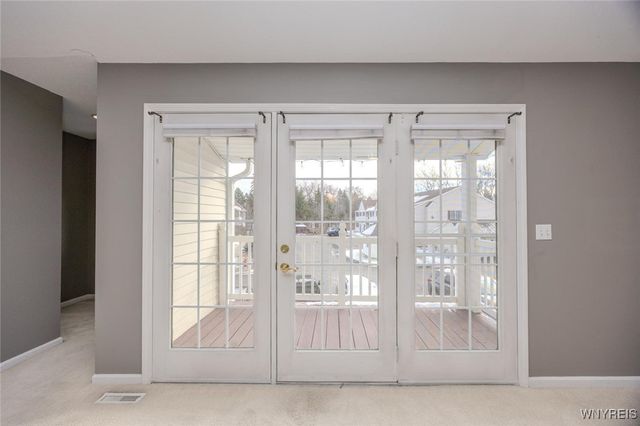 12 Brookfield Lane 6, Cheektowaga, NY 14227