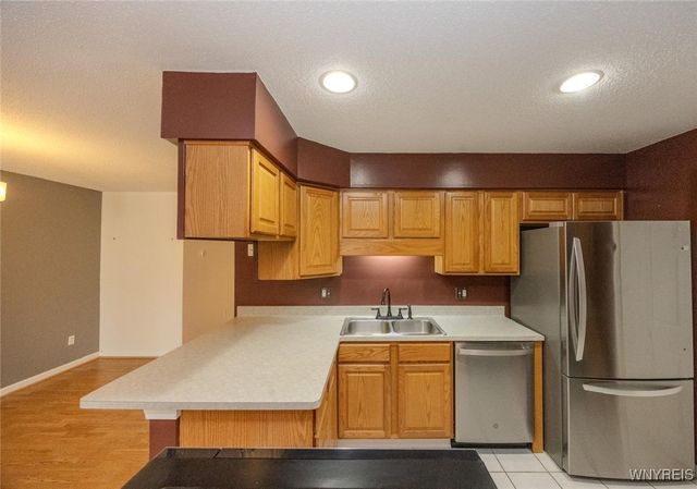 12 Brookfield Lane 6, Cheektowaga, NY 14227