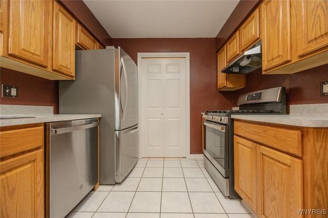 12 Brookfield Lane 6, Cheektowaga, NY 14227