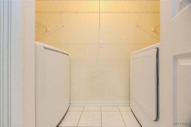 12 Brookfield Lane 6, Cheektowaga, NY 14227