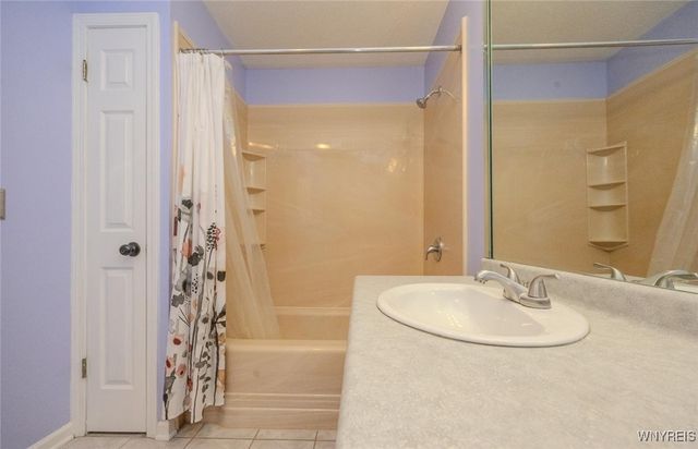 12 Brookfield Lane 6, Cheektowaga, NY 14227