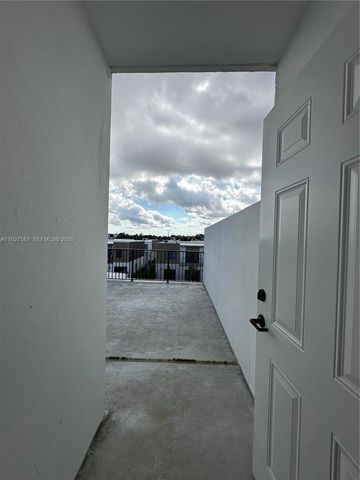 14573 SW 261st Ter 14573, Homestead, FL 33032