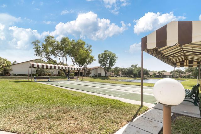 3529 Englewood Drive E 313, Lake Worth, FL 33467