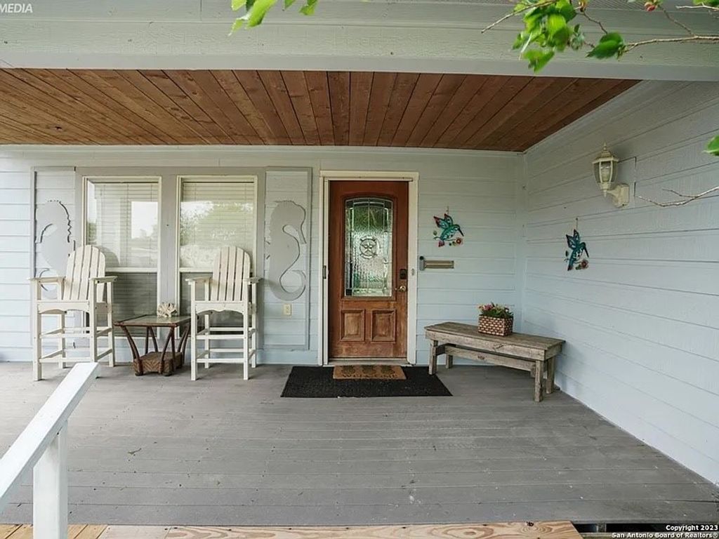 222 S 12th St, Aransas Pass, TX 78336 — photo 4