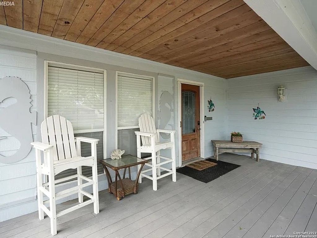 222 S 12th St, Aransas Pass, TX 78336 — photo 5