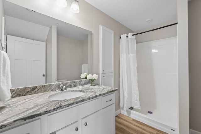 6986 Lancaster Way NE, Albertville, MN 55301