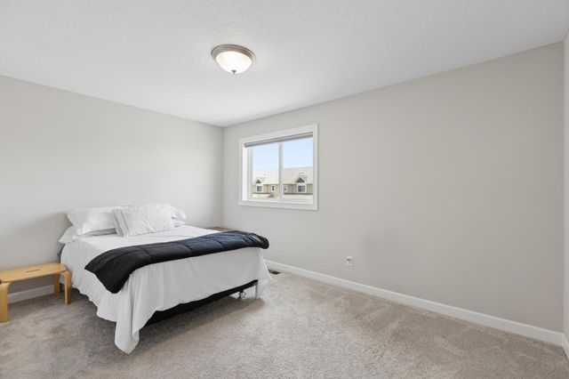 6986 Lancaster Way NE, Albertville, MN 55301