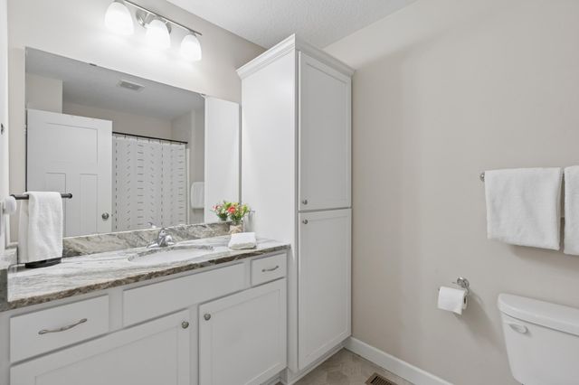 6986 Lancaster Way NE, Albertville, MN 55301