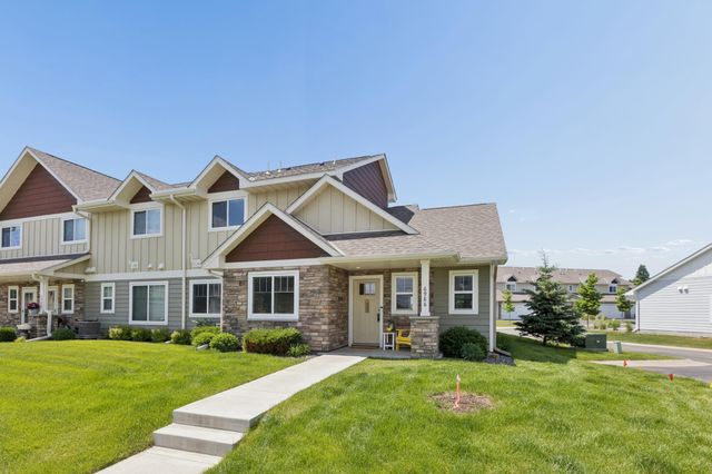 6986 Lancaster Way NE, Albertville, MN 55301