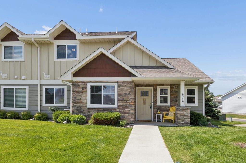 6986 Lancaster Way NE, Albertville, MN 55301