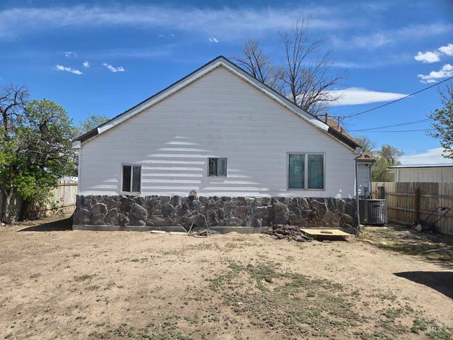 260 Buena Vista St, Twin Falls, ID 83301
