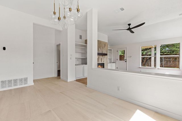 1000 Woodview DR, Georgetown, TX 78628