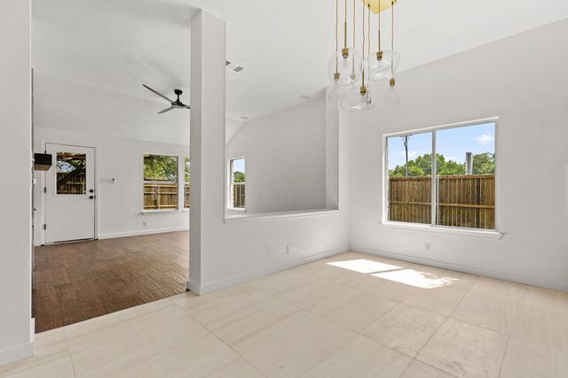 1000 Woodview DR, Georgetown, TX 78628