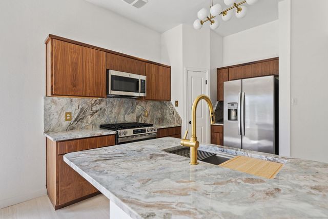 1000 Woodview DR, Georgetown, TX 78628