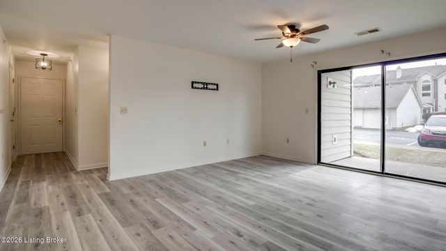 8417 Ambrosse Ln 101, Louisville, KY 40299