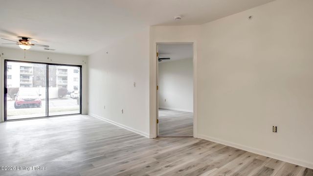 8417 Ambrosse Ln 101, Louisville, KY 40299