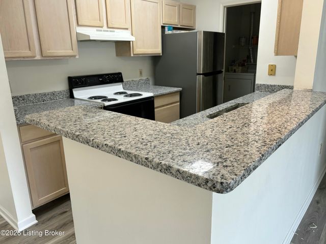 8417 Ambrosse Ln 101, Louisville, KY 40299