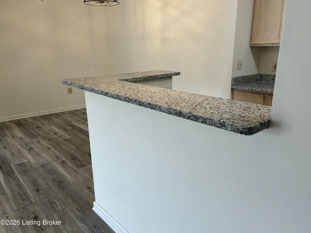 8417 Ambrosse Ln 101, Louisville, KY 40299