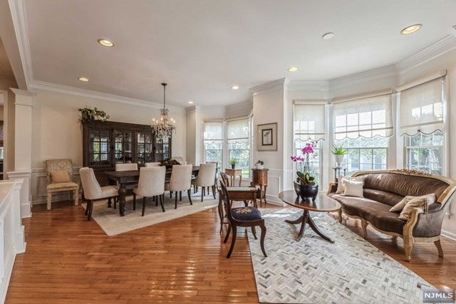 36 Mulberry Court, Paramus, NJ 07652