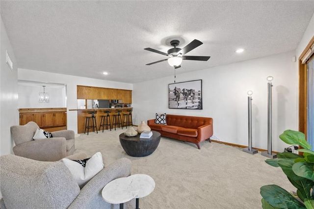 6512 NW Revere Drive, Kansas City, MO 64151