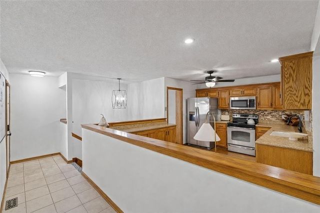 6512 NW Revere Drive, Kansas City, MO 64151