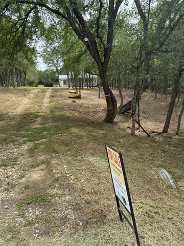 146 Crooked Hollow RD, Elgin, TX 78621