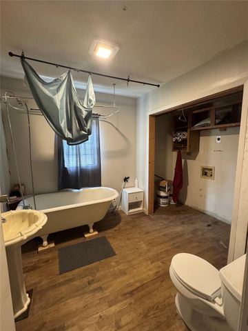 146 Crooked Hollow RD, Elgin, TX 78621