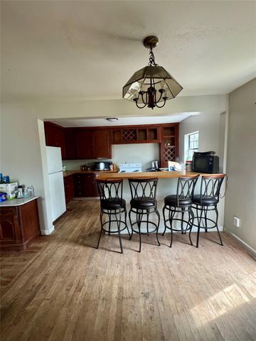 146 Crooked Hollow RD, Elgin, TX 78621