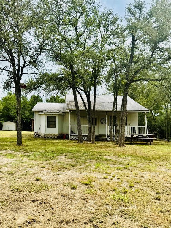 146 Crooked Hollow RD, Elgin, TX 78621