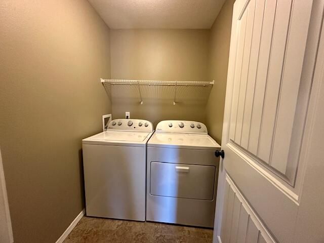 1317 S Venice Avenue, Republic, MO 65738