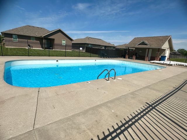 1317 S Venice Avenue, Republic, MO 65738