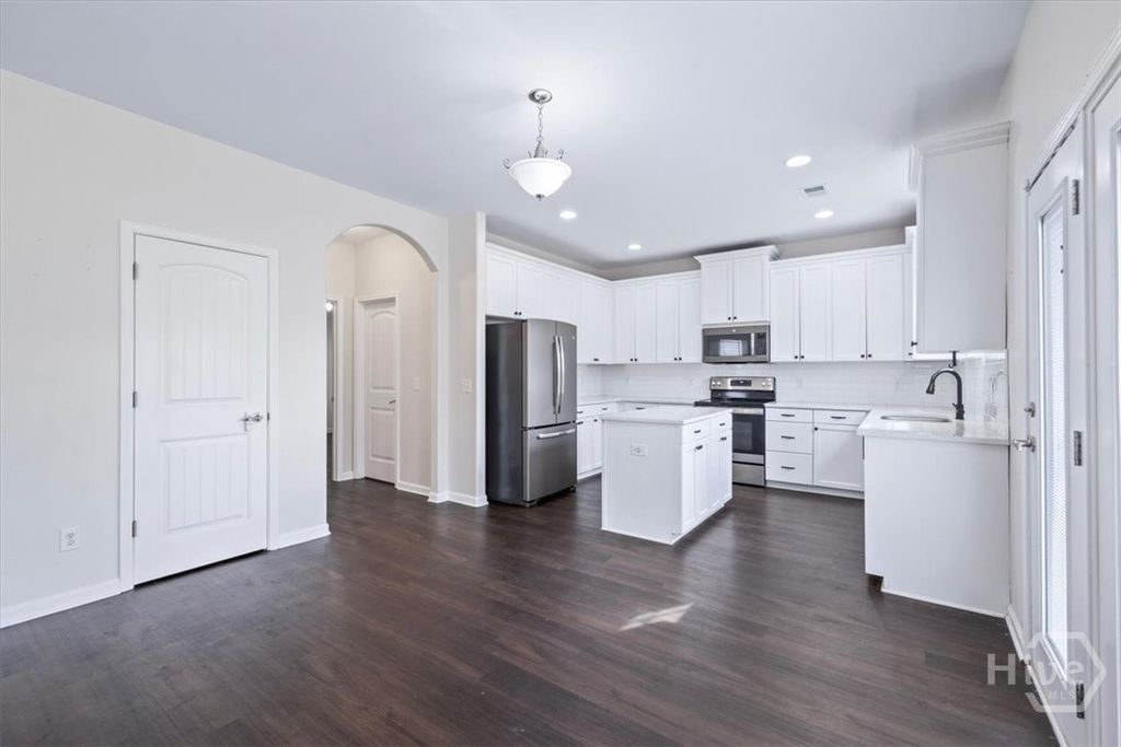 Image 13 of property listing at 5 Capella Circle, Savannah, GA 31419