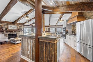 890 Windsor DRIVE #4, Fontana, WI 53125