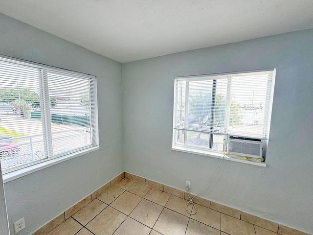 100 NW 30TH Avenue 1, Fort Lauderdale, FL 33311