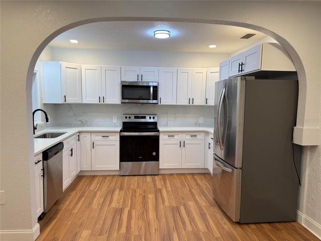 1200 SUNSHINE AVENUE, Leesburg, FL 34748