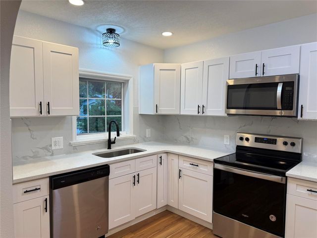 1200 SUNSHINE AVENUE, Leesburg, FL 34748