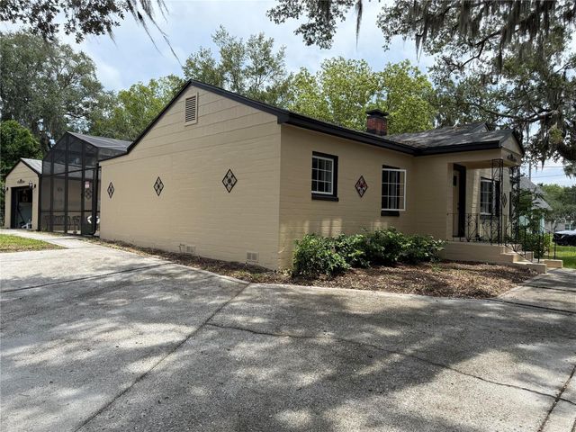 1200 SUNSHINE AVENUE, Leesburg, FL 34748
