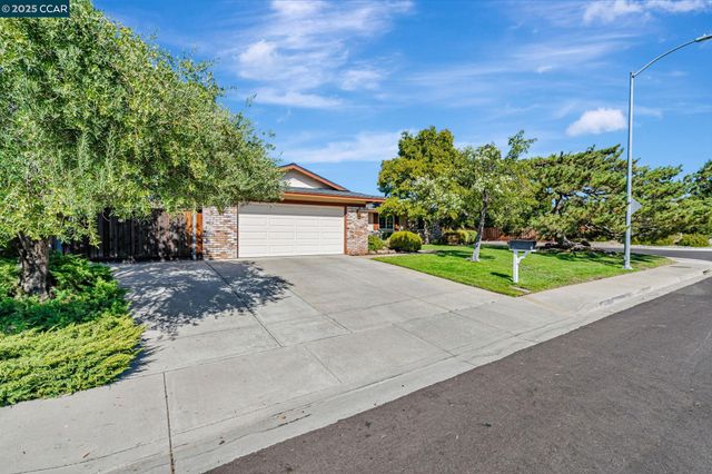 5189 Jomar Dr, Concord, CA 94521