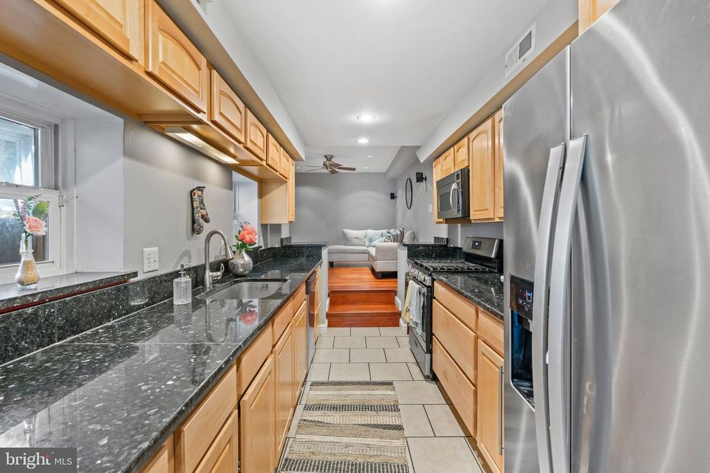 Image 10 of property listing at 2226 ESSEX ST, Baltimore, MD 21231