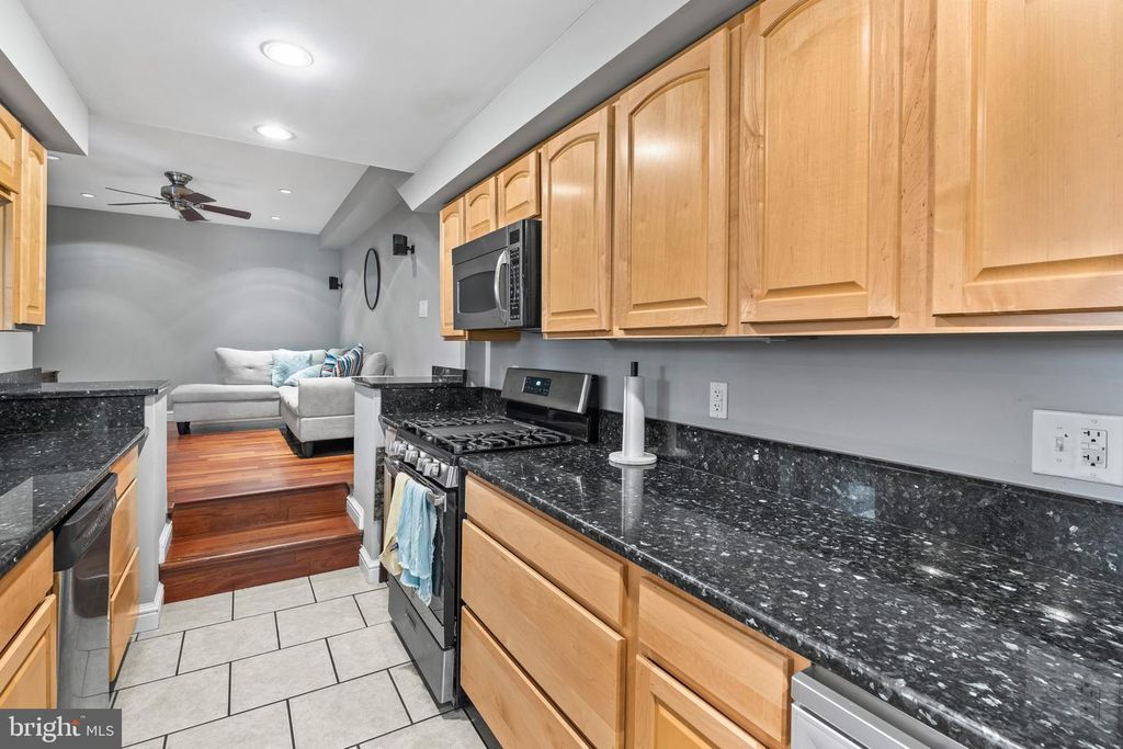 Image 11 of property listing at 2226 ESSEX ST, Baltimore, MD 21231
